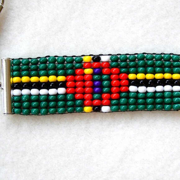 Dominica flag bead keychain, handmade, seed beads - Picture 2 of 5